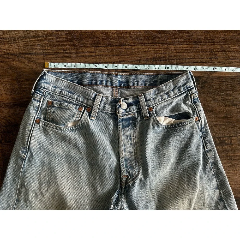Vintage 1990s Levi's 501 Distressed Light Wash Jeans USA 30x29